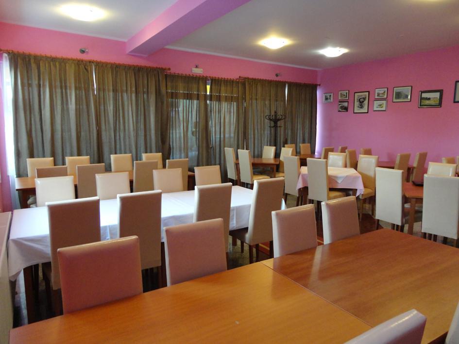 Bed and Breakfast Prenociste "Magnus" Slavonski Brod Esterno foto