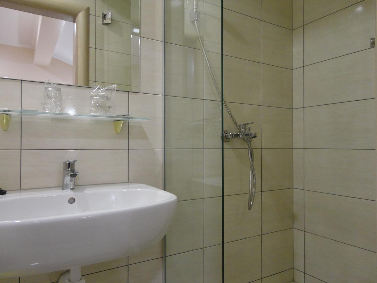 Bed and Breakfast Prenociste "Magnus" Slavonski Brod Esterno foto