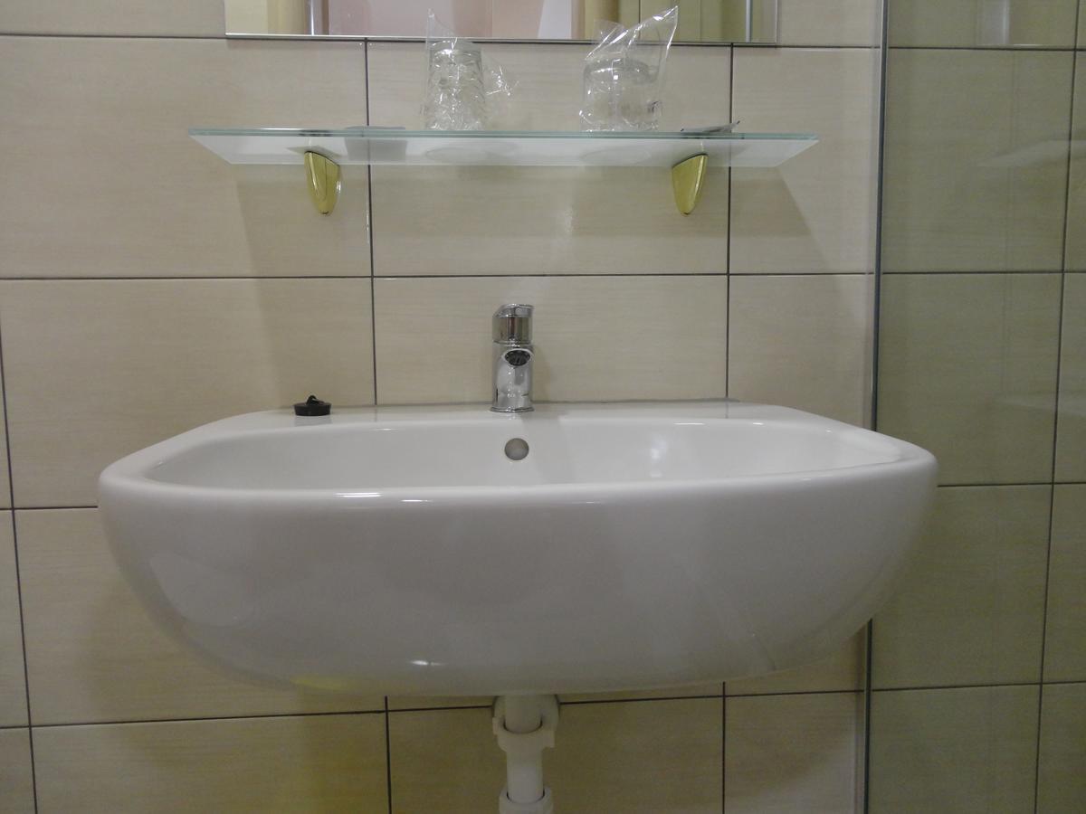 Bed and Breakfast Prenociste "Magnus" Slavonski Brod Esterno foto