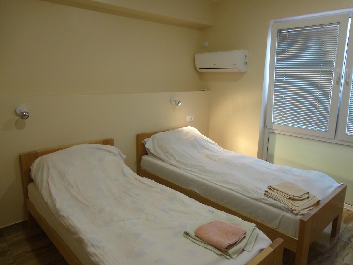 Bed and Breakfast Prenociste "Magnus" Slavonski Brod Esterno foto
