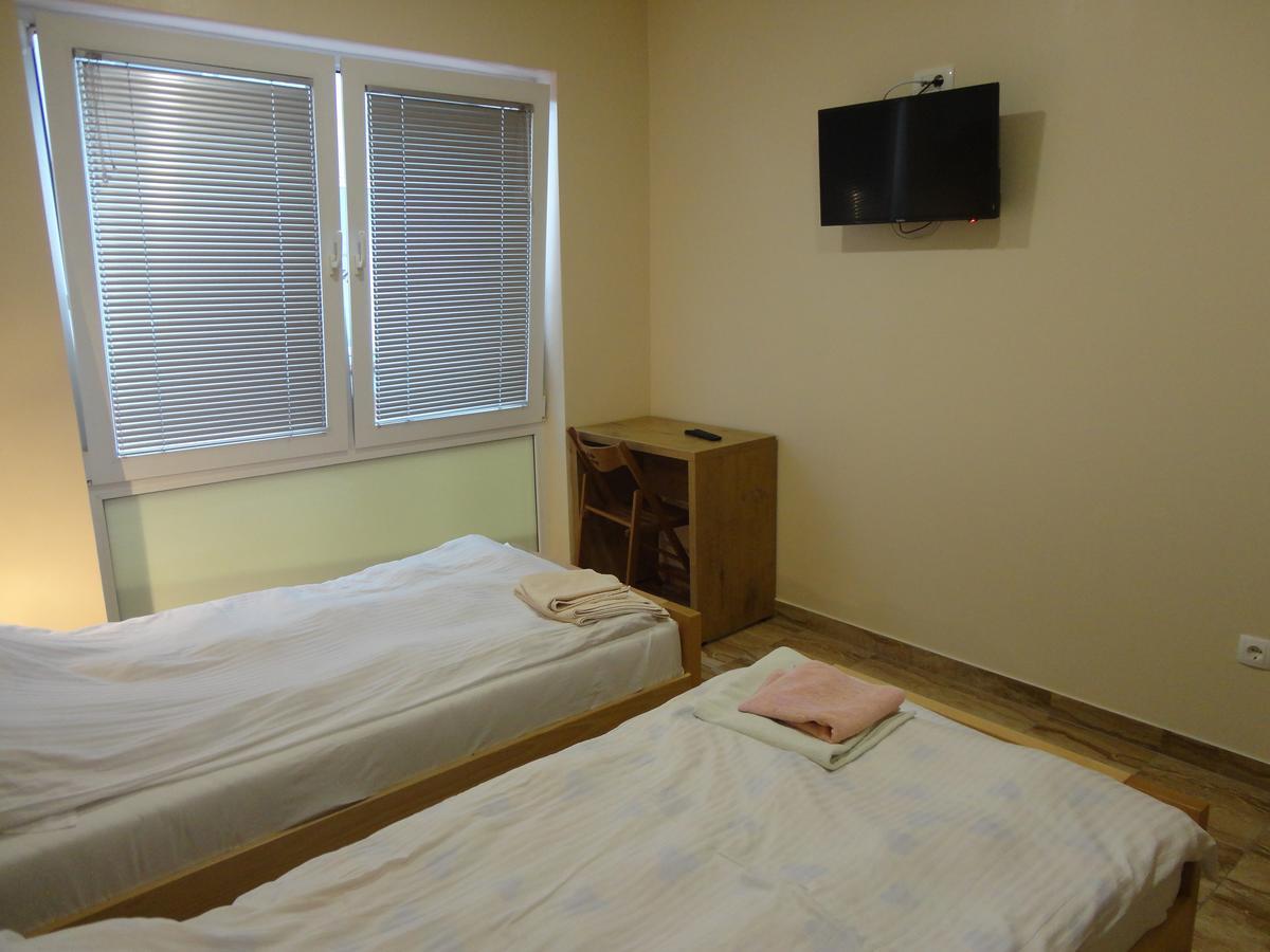 Bed and Breakfast Prenociste "Magnus" Slavonski Brod Esterno foto