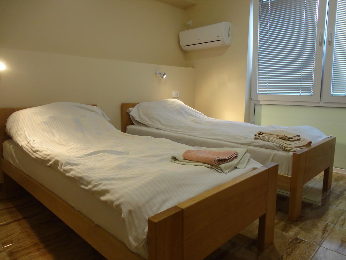 Bed and Breakfast Prenociste "Magnus" Slavonski Brod Esterno foto