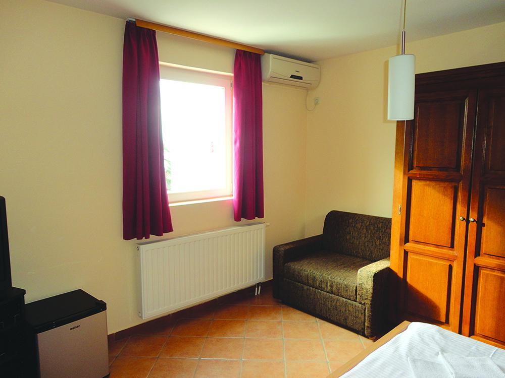 Bed and Breakfast Prenociste "Magnus" Slavonski Brod Esterno foto