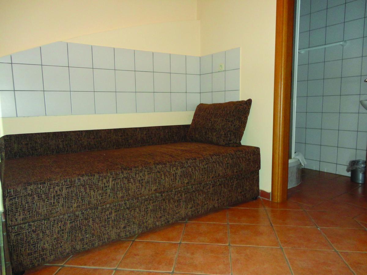 Bed and Breakfast Prenociste "Magnus" Slavonski Brod Esterno foto