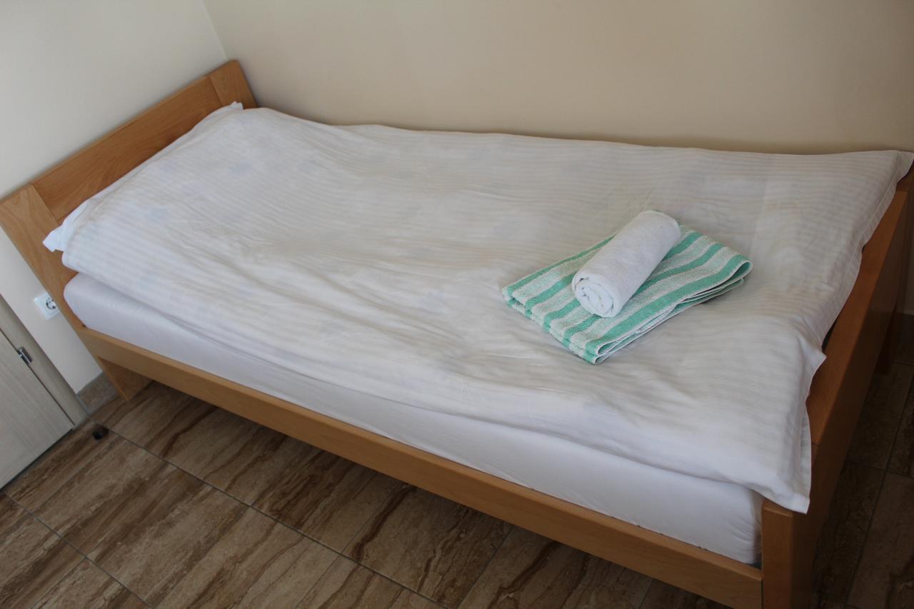 Bed and Breakfast Prenociste "Magnus" Slavonski Brod Esterno foto