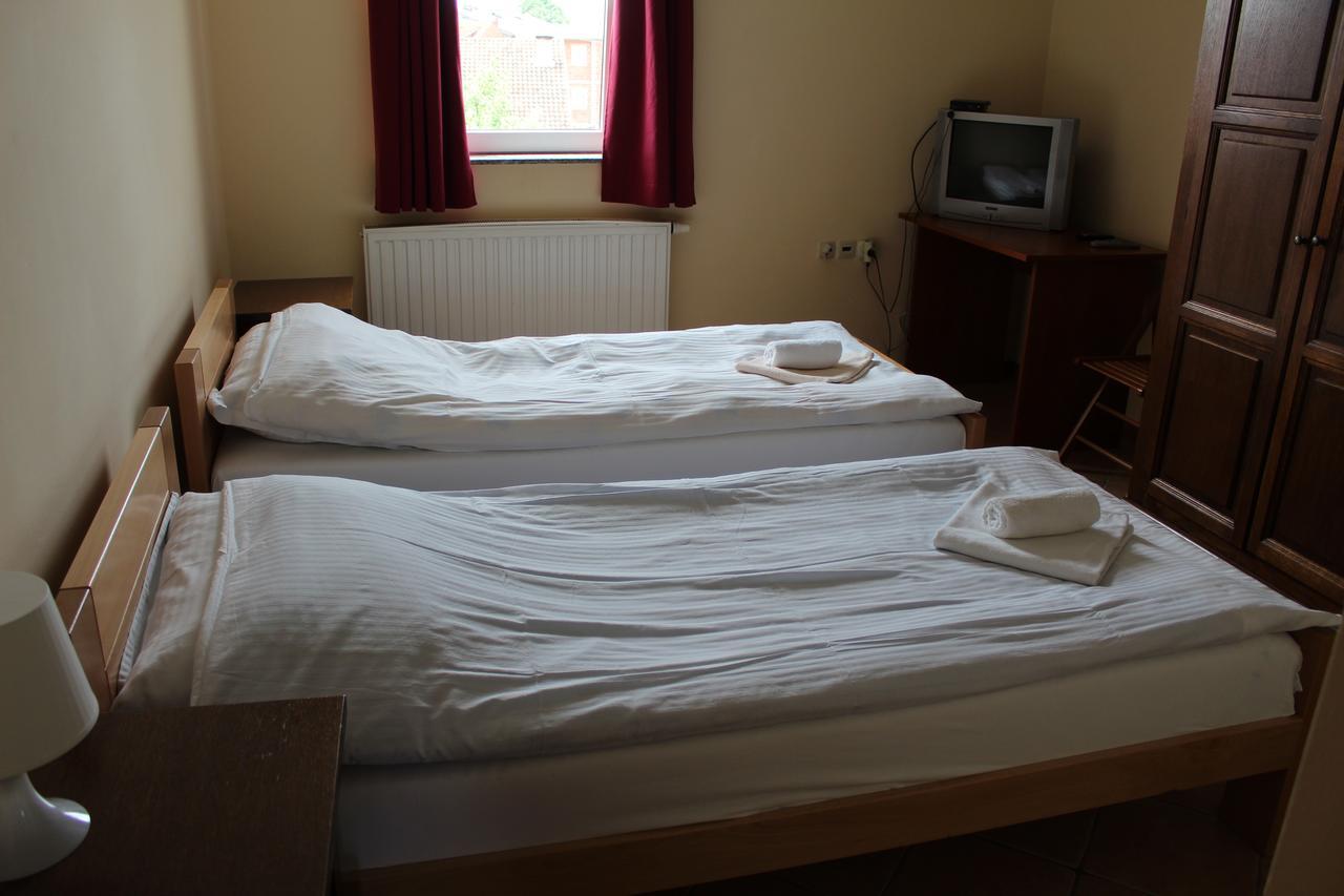 Bed and Breakfast Prenociste "Magnus" Slavonski Brod Esterno foto