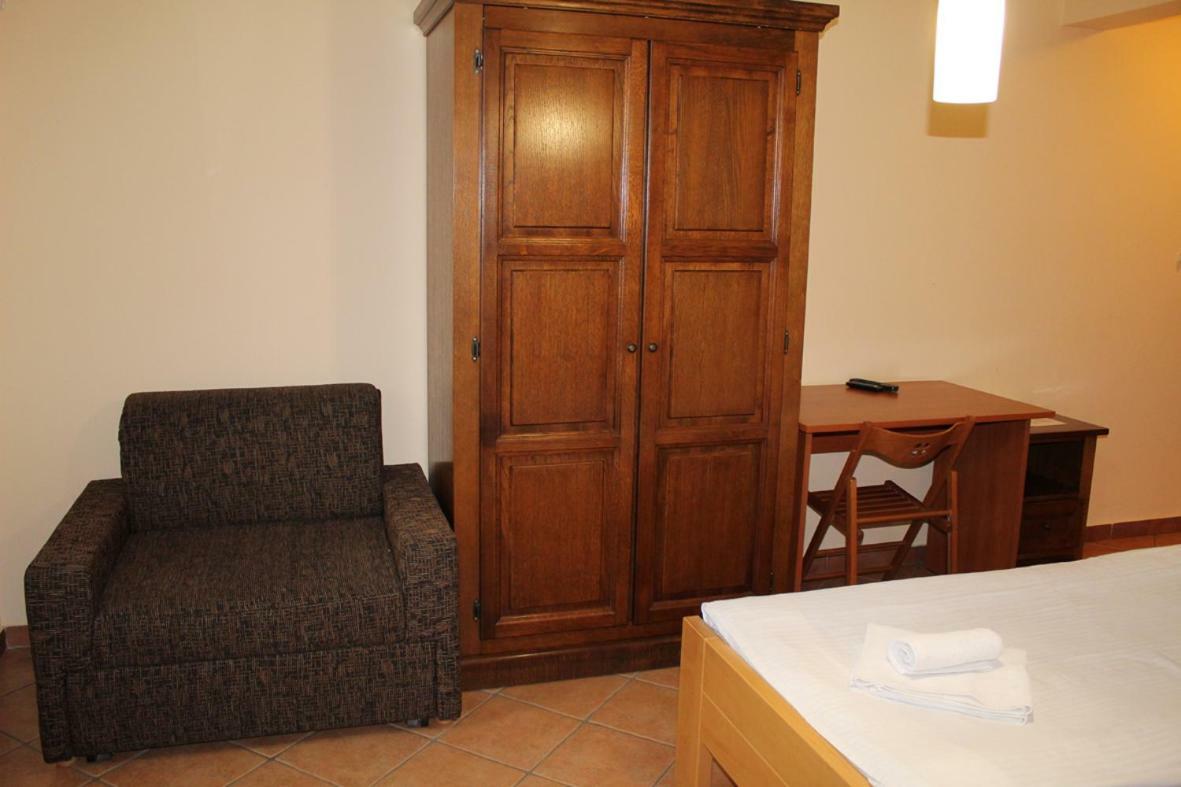 Bed and Breakfast Prenociste "Magnus" Slavonski Brod Esterno foto