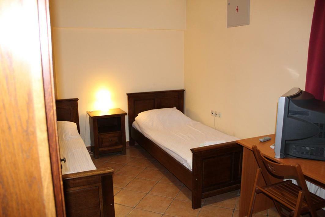 Bed and Breakfast Prenociste "Magnus" Slavonski Brod Esterno foto