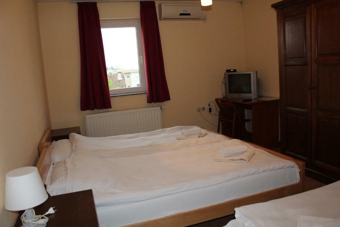 Bed and Breakfast Prenociste "Magnus" Slavonski Brod Esterno foto