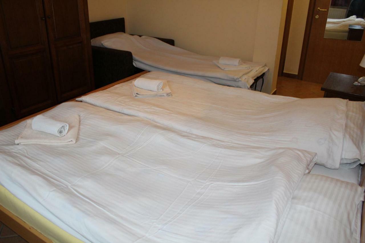 Bed and Breakfast Prenociste "Magnus" Slavonski Brod Esterno foto