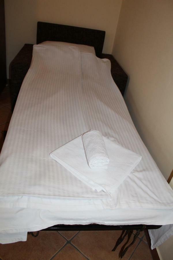 Bed and Breakfast Prenociste "Magnus" Slavonski Brod Esterno foto