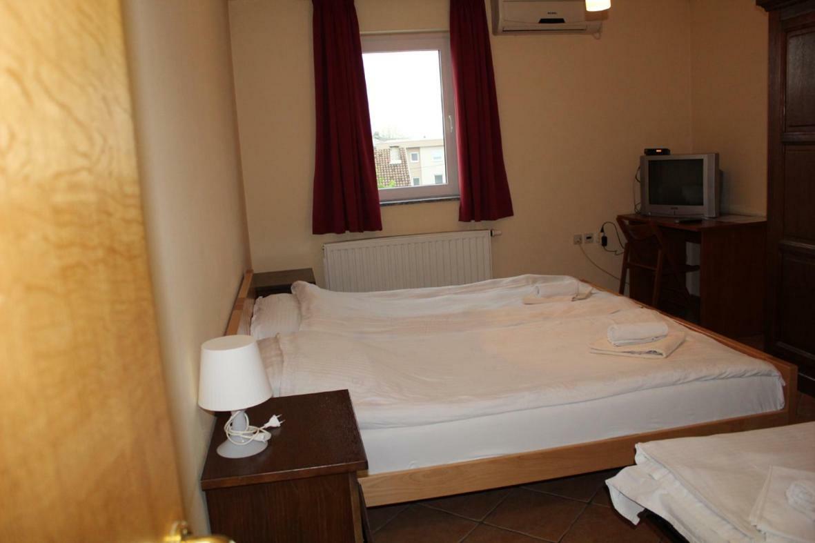 Bed and Breakfast Prenociste "Magnus" Slavonski Brod Esterno foto
