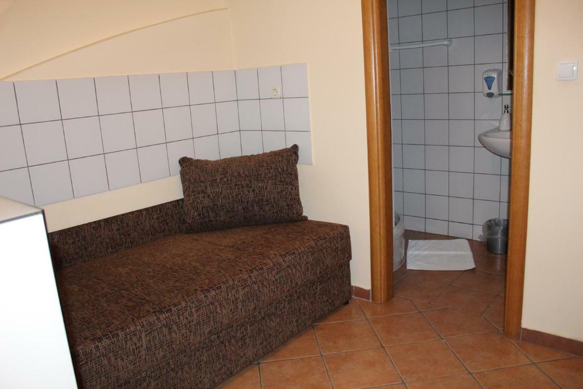 Bed and Breakfast Prenociste "Magnus" Slavonski Brod Esterno foto