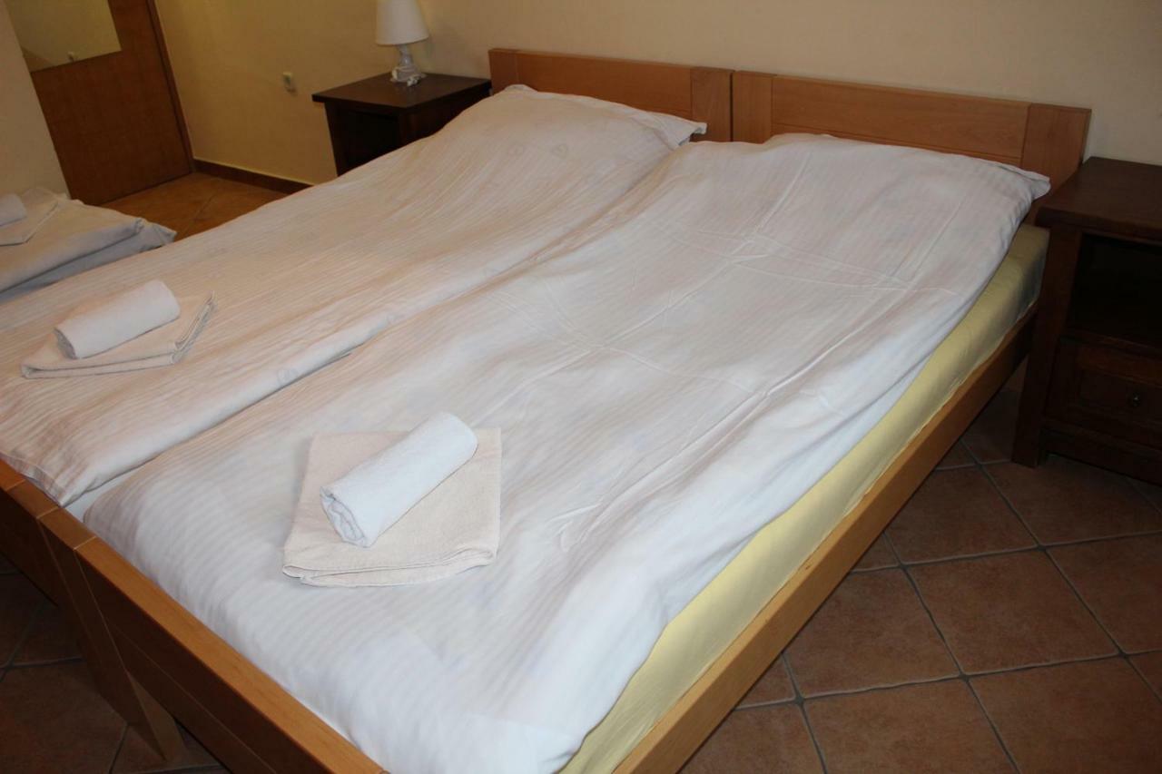 Bed and Breakfast Prenociste "Magnus" Slavonski Brod Esterno foto
