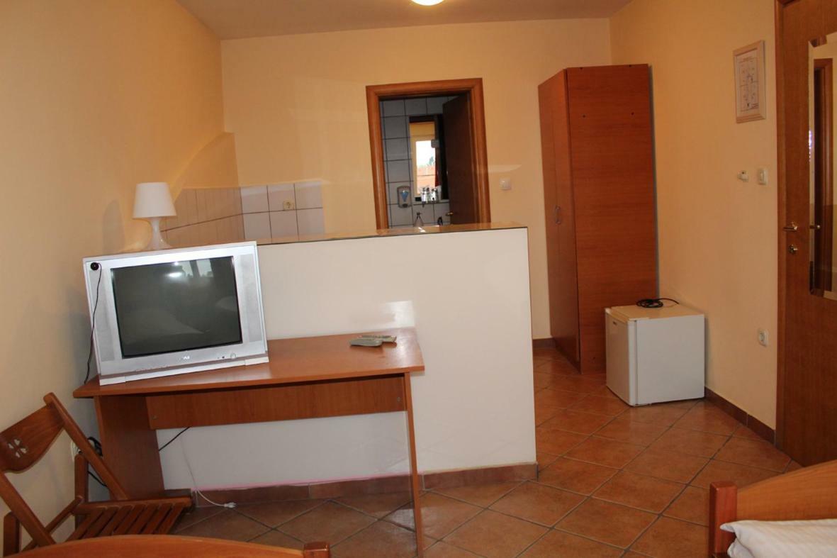 Bed and Breakfast Prenociste "Magnus" Slavonski Brod Esterno foto